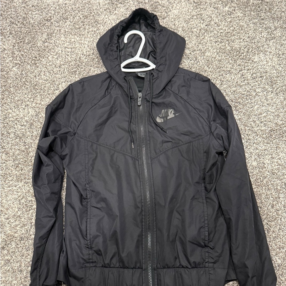 Nike Women’s Black Hooded Windbreaker